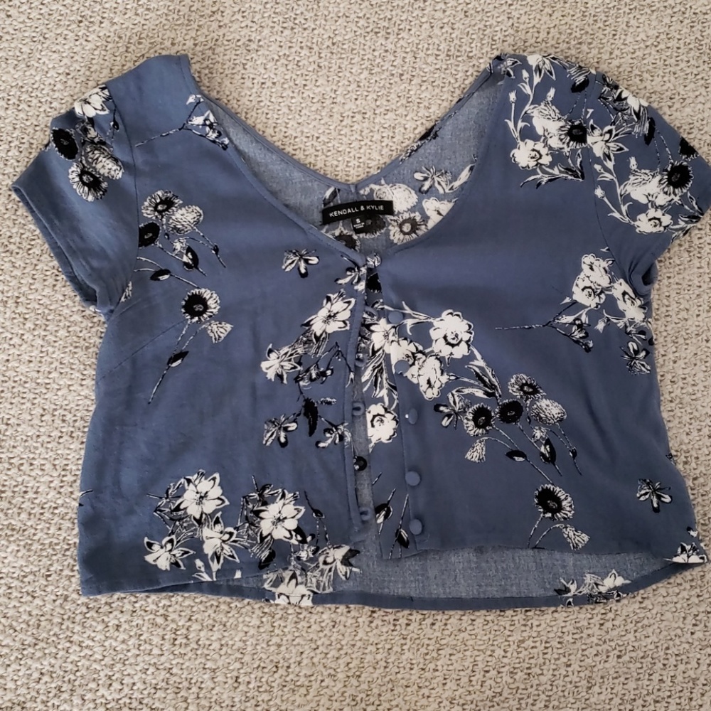 Kendall & Kylie crop top